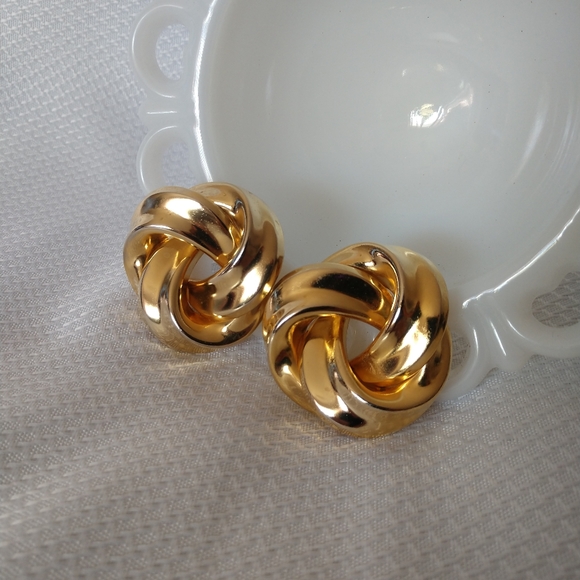 Vintage 80s Gold Tone Love Knot Earrings, Gaudy & Glorious, Retro & Wonderful, C - Picture 2 of 7